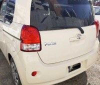 toyota-porte-small-6