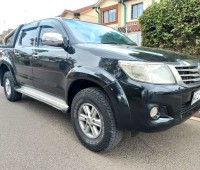 toyota-hilux-d-cabin-small-1