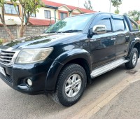 toyota-hilux-d-cabin-small-0