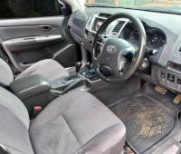 toyota-hilux-d-cabin-small-6