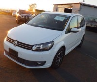 volkswagen-golf-small-0