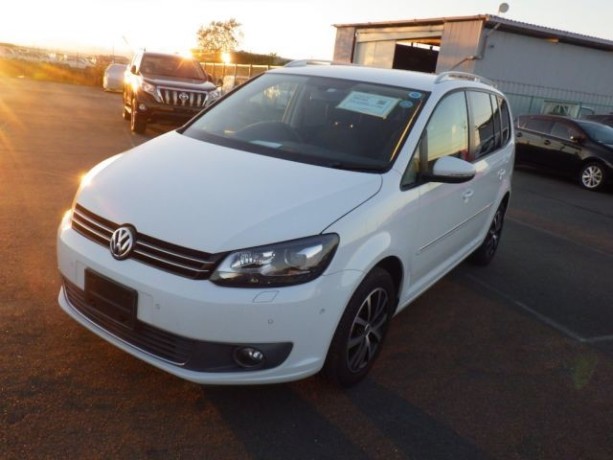 volkswagen-golf-big-0