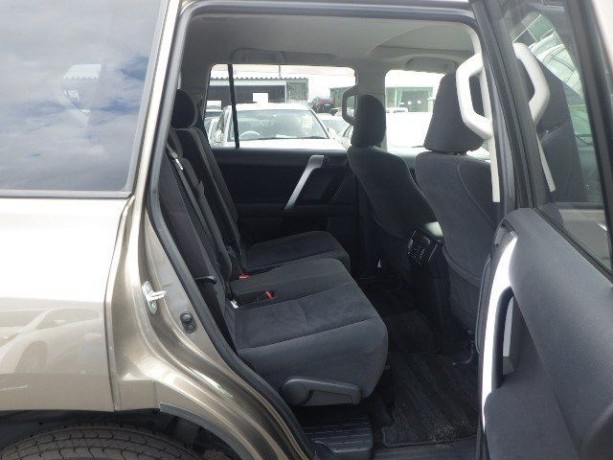 toyota-landcruser-prado-big-2