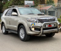 toyota-fortuner-small-0