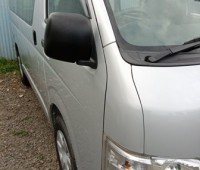 toyota-hiace-small-4