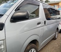 toyota-hiace-small-0