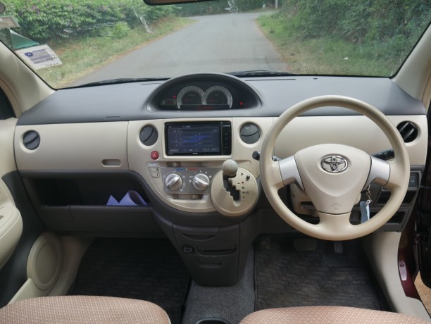 toyota-sienta-big-6