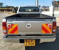 toyota-hilux-2009-small-4
