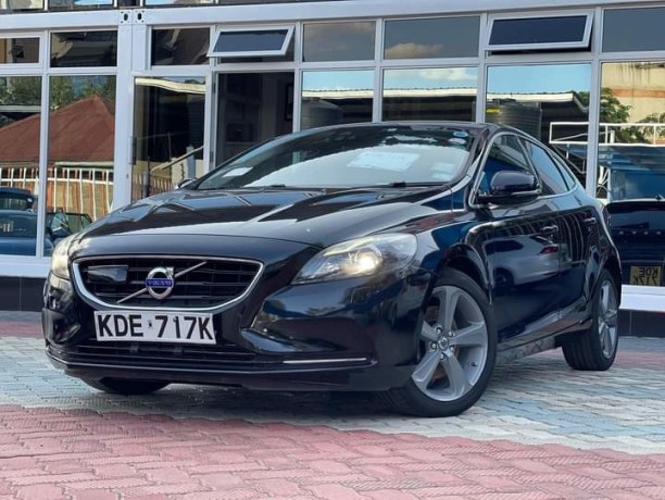 volvo-v40-big-1