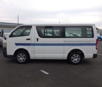 toyota-hiace-small-3