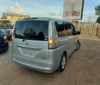 nissan-serena-small-1