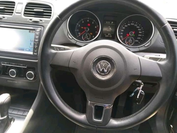 volkswagen-golf-big-2