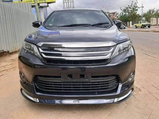 toyota-harrier-big-0