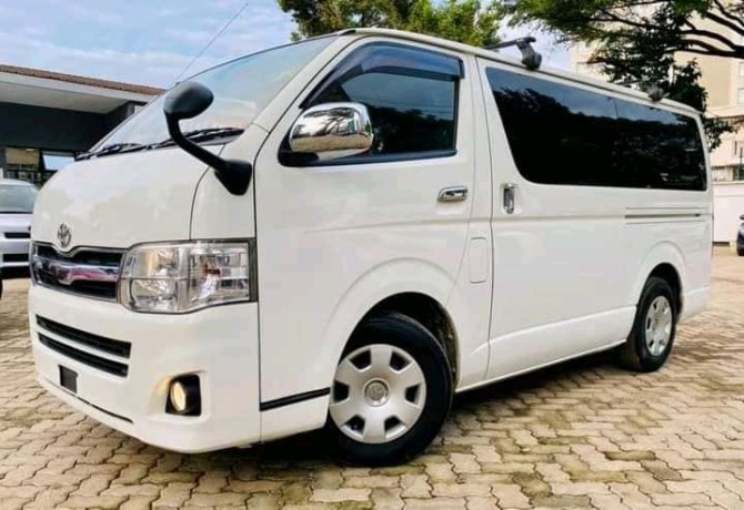 toyota-hiace-big-0