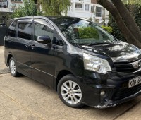 2013-toyota-noah-for-sale-small-3