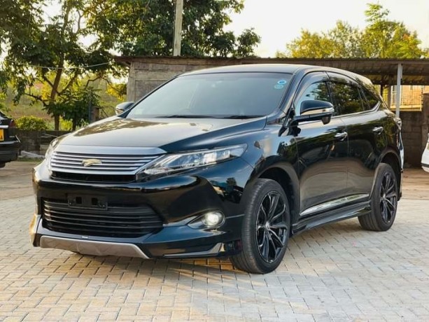 toyota-harrier-big-2