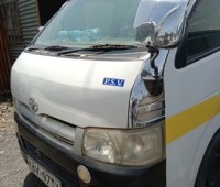 toyota-hiace-small-3