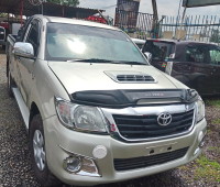 toyota-hilux-small-2