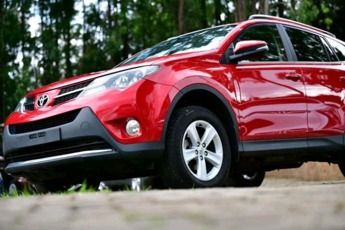 toyota-rav4-big-0