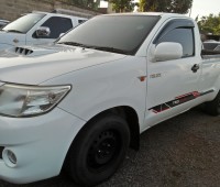 toyota-hilux-small-3