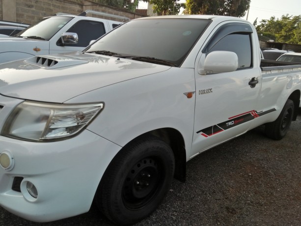 toyota-hilux-big-3