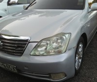 toyota-crown-small-3