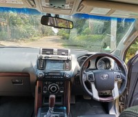 toyota-landcruiser-prado-small-4