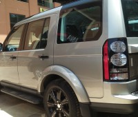 landrover-discovery-iv-small-4