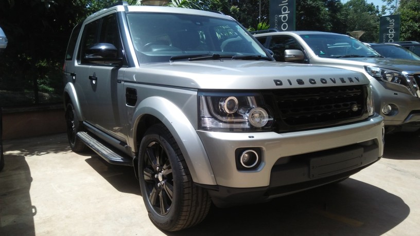 landrover-discovery-iv-big-2