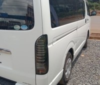 toyota-hiace-small-2