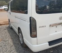 toyota-hiace-small-1