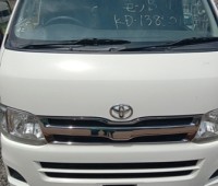 toyota-hiace-small-3