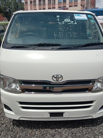 toyota-hiace-big-3