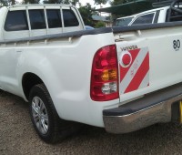 toyota-hilux-small-2