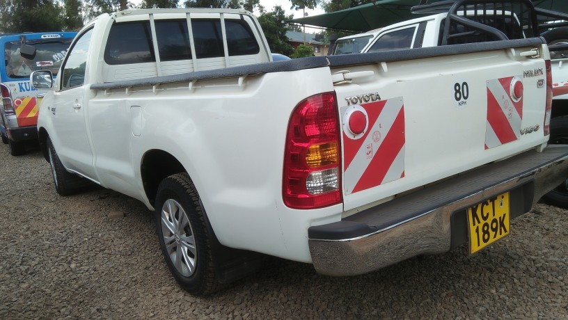 toyota-hilux-big-2