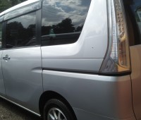 nissan-serena-small-1