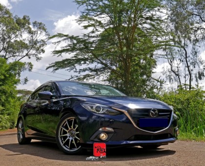 Mazda axela 2015