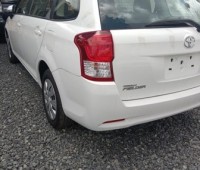 toyota-fielder-small-3