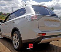 mitsubishi-outlander-2015-small-5