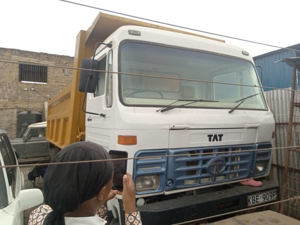 tata-tipper-2009-big-2