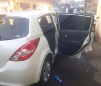 nissan-tiida-small-3