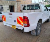 toyota-hilux-small-1