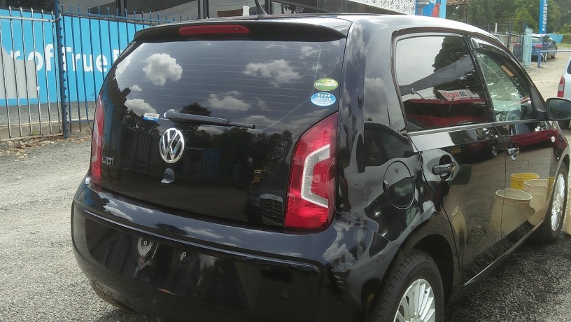 volkswagen-up-big-3