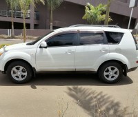 mitsubishi-outlander-small-2