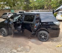 2013-toyota-wish-small-8