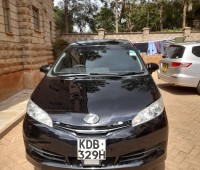 2013-toyota-wish-small-2