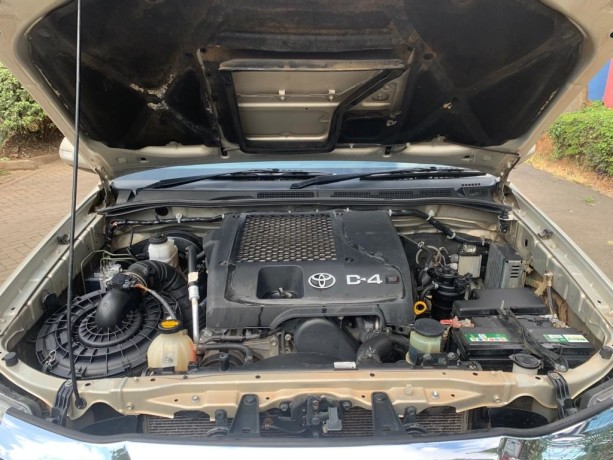 toyota-fortuner-2014-gold-for-sale-big-2