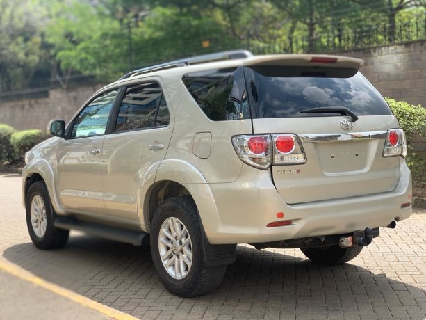 toyota-fortuner-2014-gold-for-sale-big-7