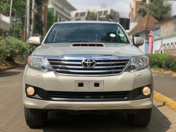 toyota-fortuner-2014-gold-for-sale-big-9