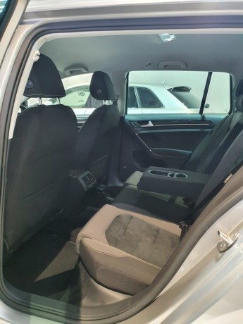 volkswagen-golf-big-4